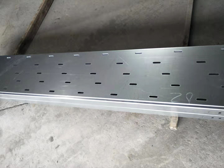 托盤線槽橋架往往會(huì)引起連鎖事件